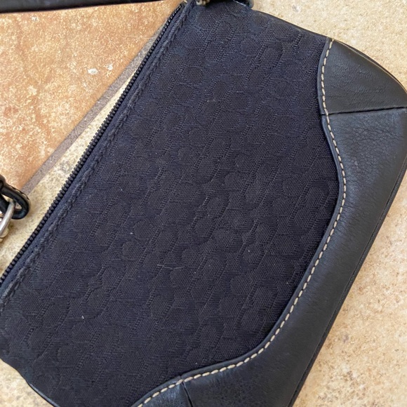 Vintage Coach black wristlet - Picture 4 of 4